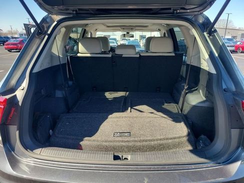 Used 2018 Volkswagen Tiguan SEL image 39