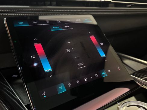 Certified 2025 Cadillac Escalade ESV Sport image 37