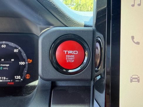 Used 2025 Toyota Tacoma TRD Off-Road w/ TRD Off Road Upgrade Package AWD/4WD image 20