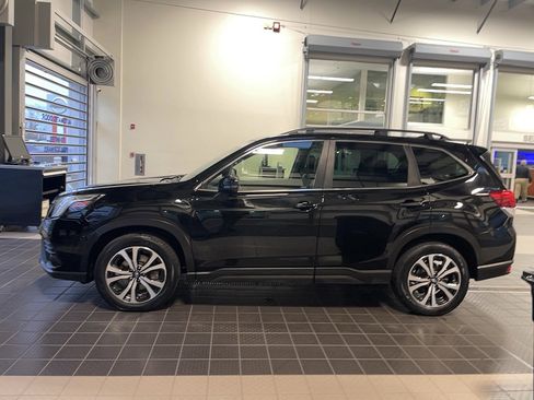 Used 2022 Subaru Forester Limited image 3
