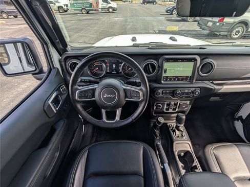 Used 2022 Jeep Gladiator Overland w/ Popular Equipment Package image 17