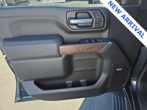 Used 2023 GMC Sierra 2500 Denali w/ Denali Ultimate Package image 14