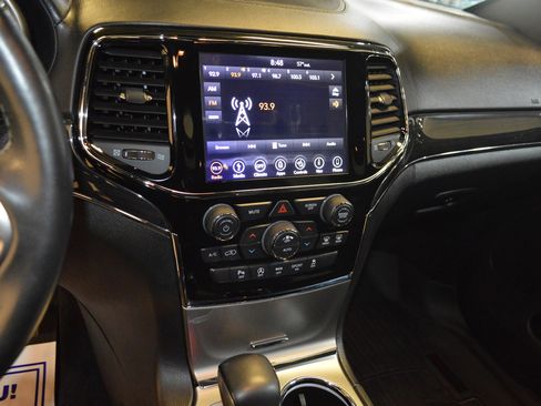 Used 2019 Jeep Grand Cherokee Overland image 19