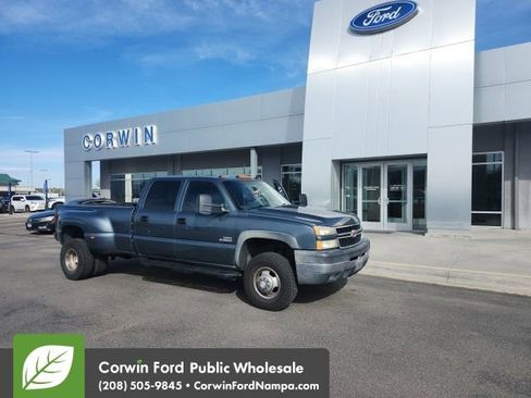 Used 2006 Chevrolet Silverado 3500 LT w/ Heavy-Duty Power Package image 2