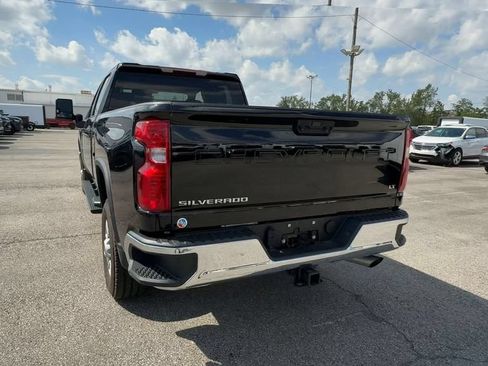 Used 2025 Chevrolet Silverado 2500 LT w/ Convenience Package AWD/4WD image 7