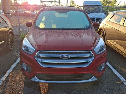 Used 2017 Ford Escape SE w/ SE Leather Comfort Package AWD/4WD image 2