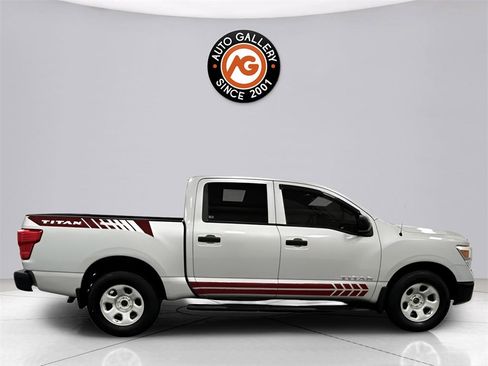 Used 2019 Nissan Titan S w/ S Utility Package image 8