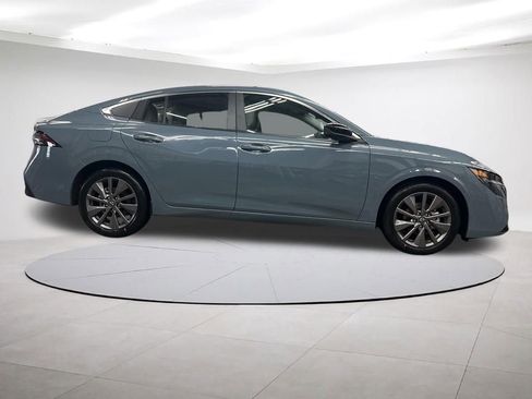 New 2026 Nissan Sentra SL w/ Floor Mat Package FWD image 6