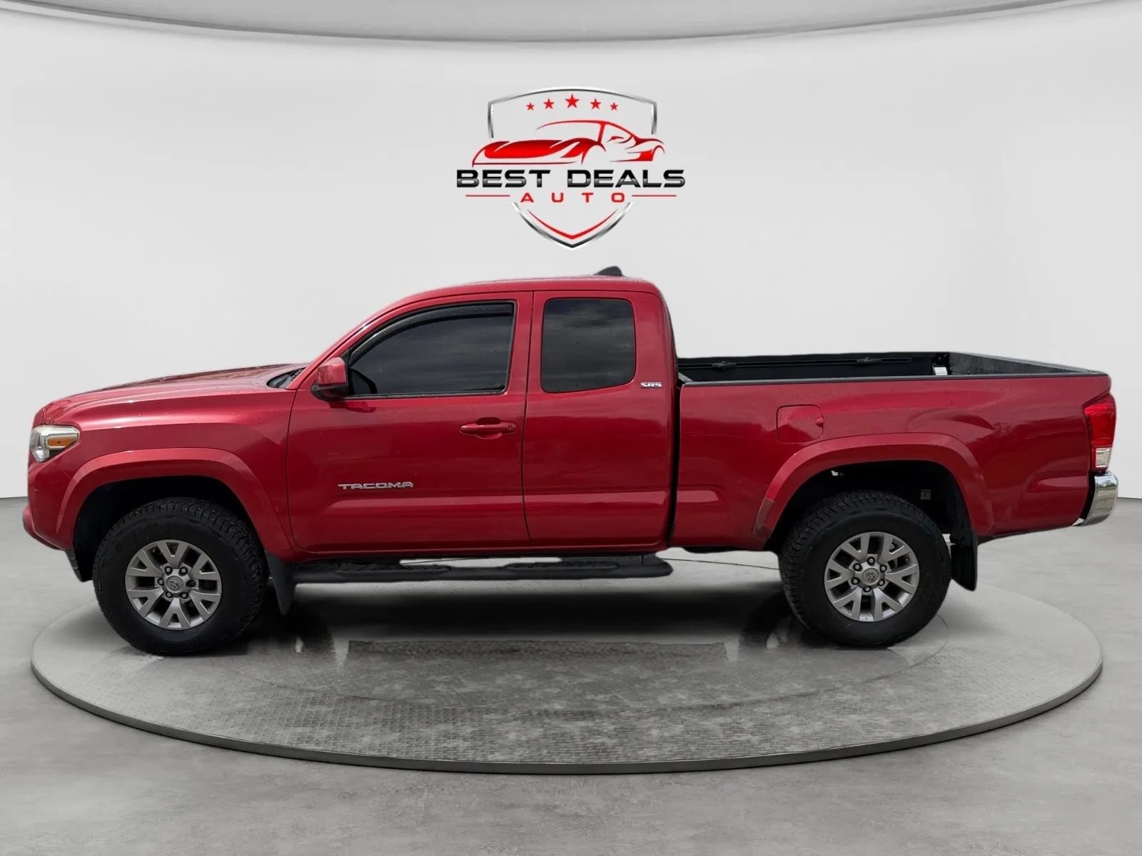 Used 2016 Toyota Tacoma SR5 AWD/4WD image 2
