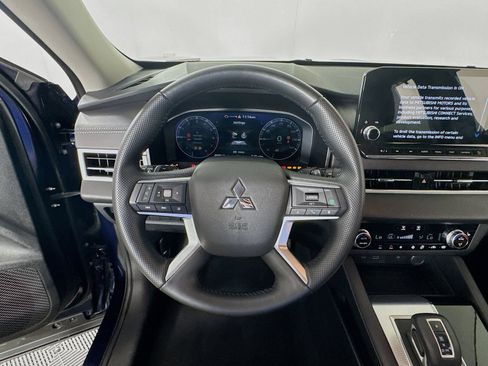 Used 2024 Mitsubishi Outlander SEL AWD/4WD image 13