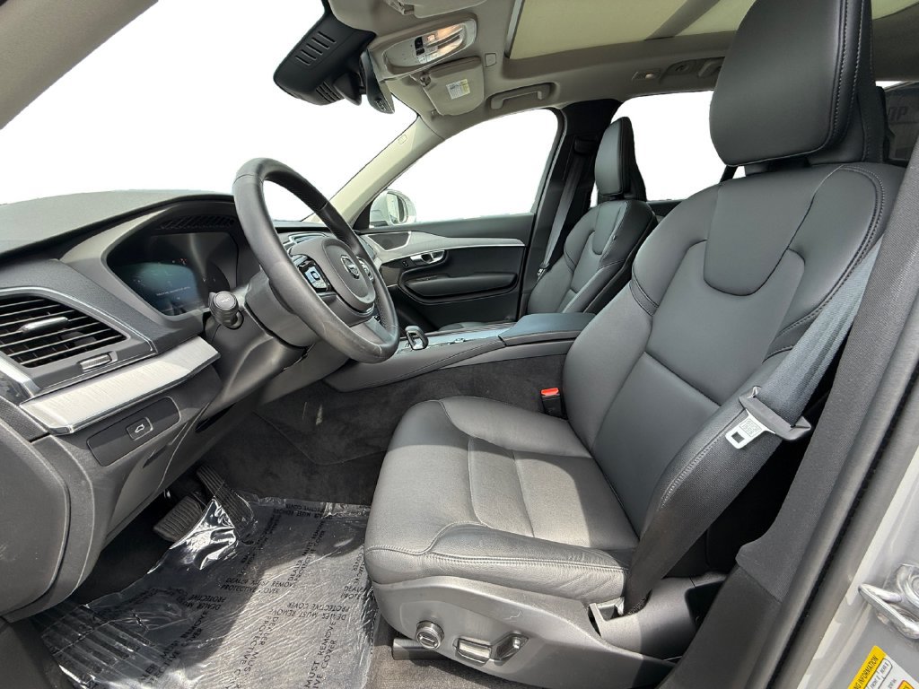 Used 2025 Volvo XC90 B5 Core AWD/4WD image 9
