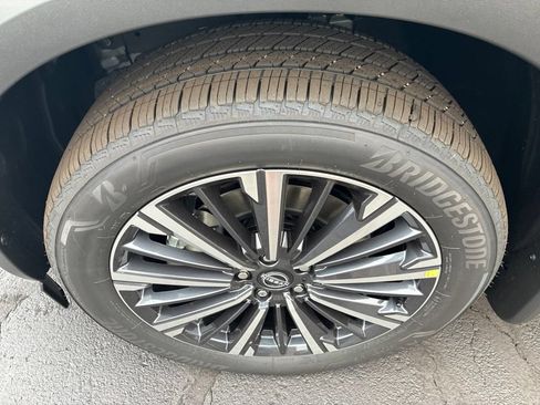 New 2026 Nissan Pathfinder Platinum AWD/4WD image 12