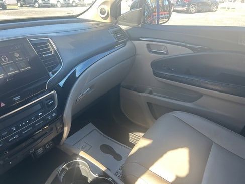 Used 2021 Honda Pilot Touring image 25