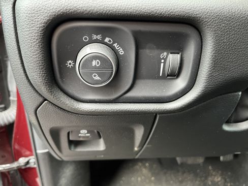 Used 2024 RAM 1500 Big Horn AWD/4WD image 13