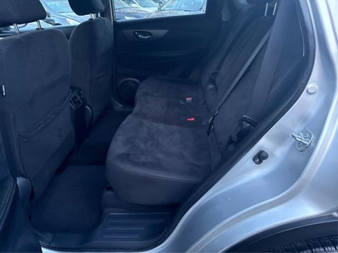 Used 2015 Nissan Rogue SV image 11