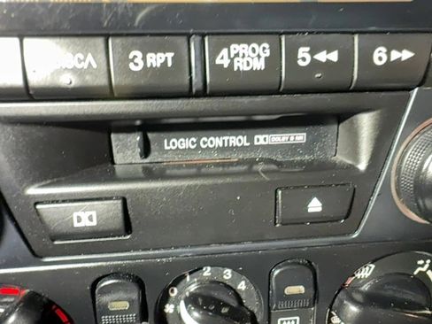 Used 2002 MAZDA MX-5 Miata image 23