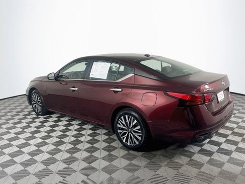 Used 2025 Nissan Altima 2.5 SV FWD image 6