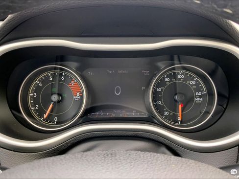 Used 2017 Jeep Cherokee Trailhawk image 24