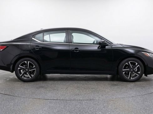 Used 2025 Nissan Sentra SV FWD image 11