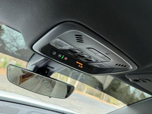 Used 2022 Chevrolet Traverse Premier image 30