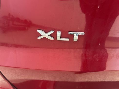 Used 2019 Ford Explorer XLT w/ Equipment Group 202A image 7