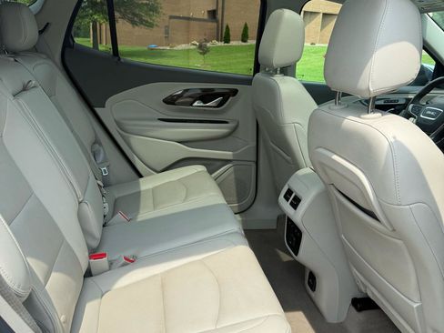 Used 2019 GMC Terrain Denali w/ Advanced Safety Package AWD/4WD image 11