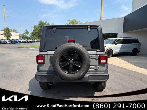 Used 2022 Jeep Wrangler Unlimited Sport AWD/4WD image 9