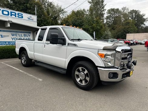 Used 2015 Ford F250 Lariat w/ Camper Package image 8