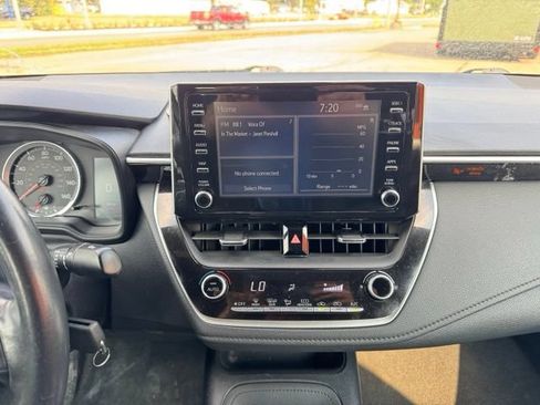 Used 2020 Toyota Corolla SE FWD image 18