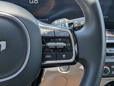 Used 2025 Kia Sorento S FWD image 27