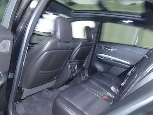 Used 2019 Cadillac XT4 Premium Luxury image 24