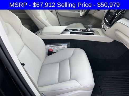 Certified 2025 Volvo XC60 T8 Plus w/ Protection Package Premier image 23