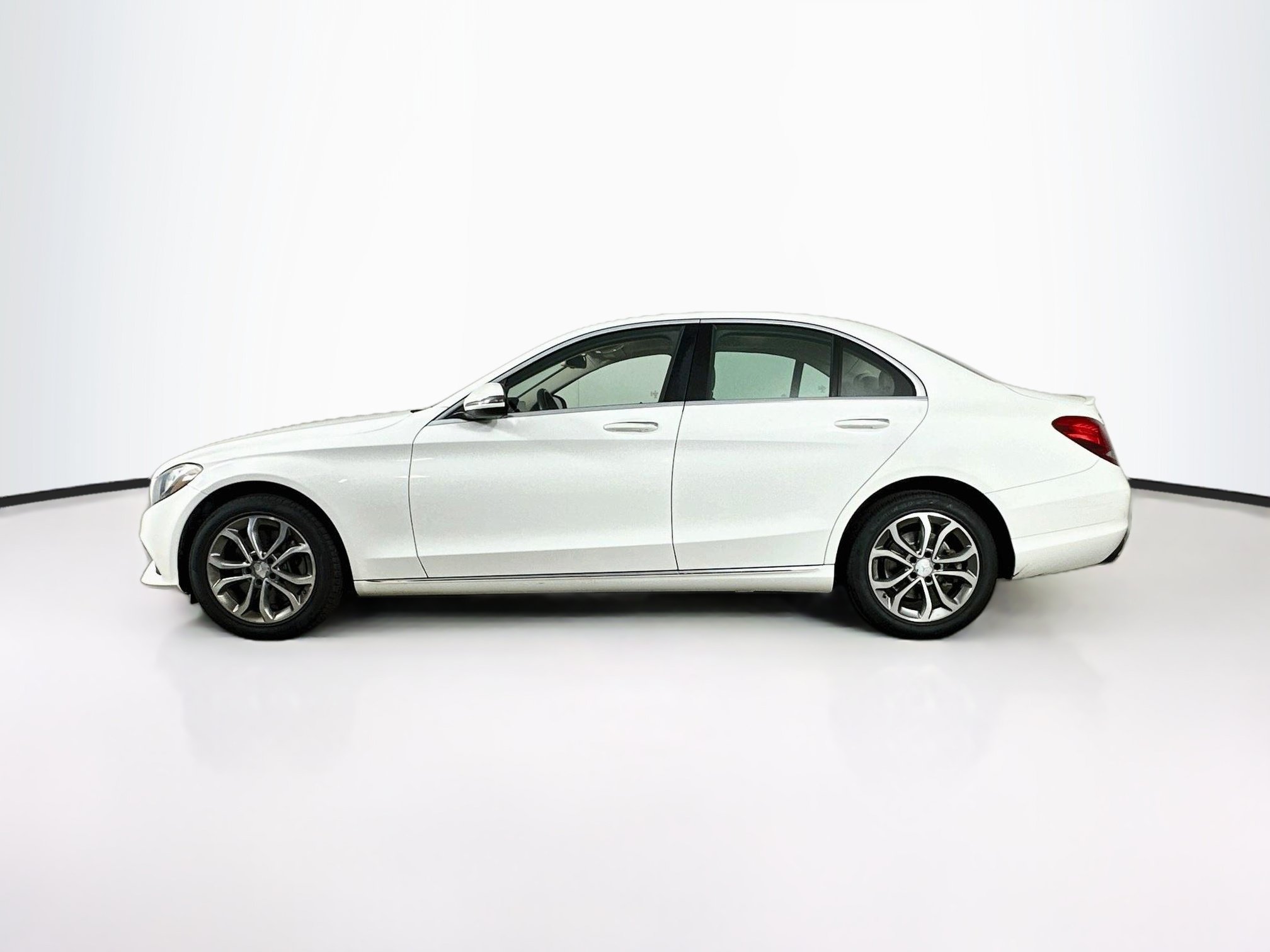 Used 2016 Mercedes-Benz C 300 4MATIC Sedan image 4