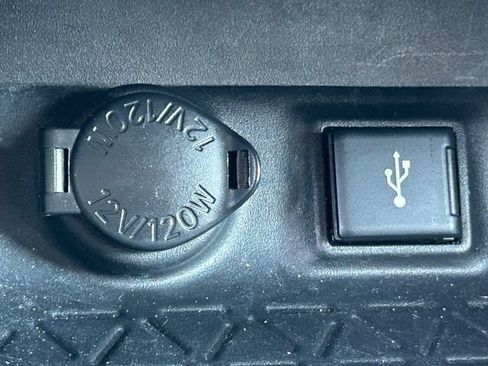 Used 2021 Toyota RAV4 XLE AWD/4WD image 15