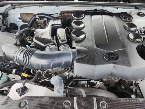 Certified 2024 Toyota 4Runner TRD Off-Road Premium image 26