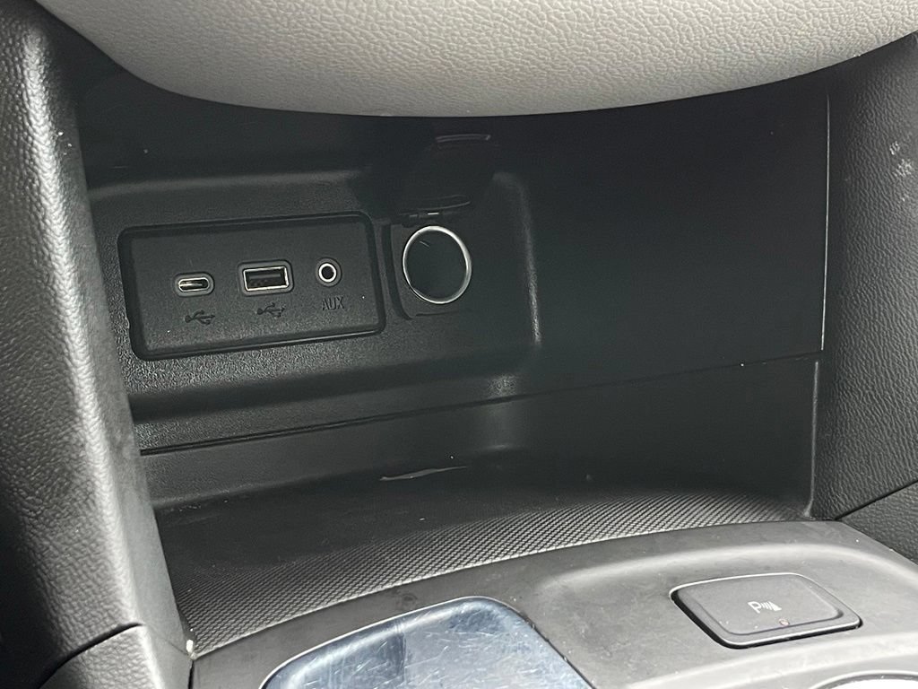 Used 2023 Chevrolet Equinox LT w/ LPO, Cargo Package FWD image 20