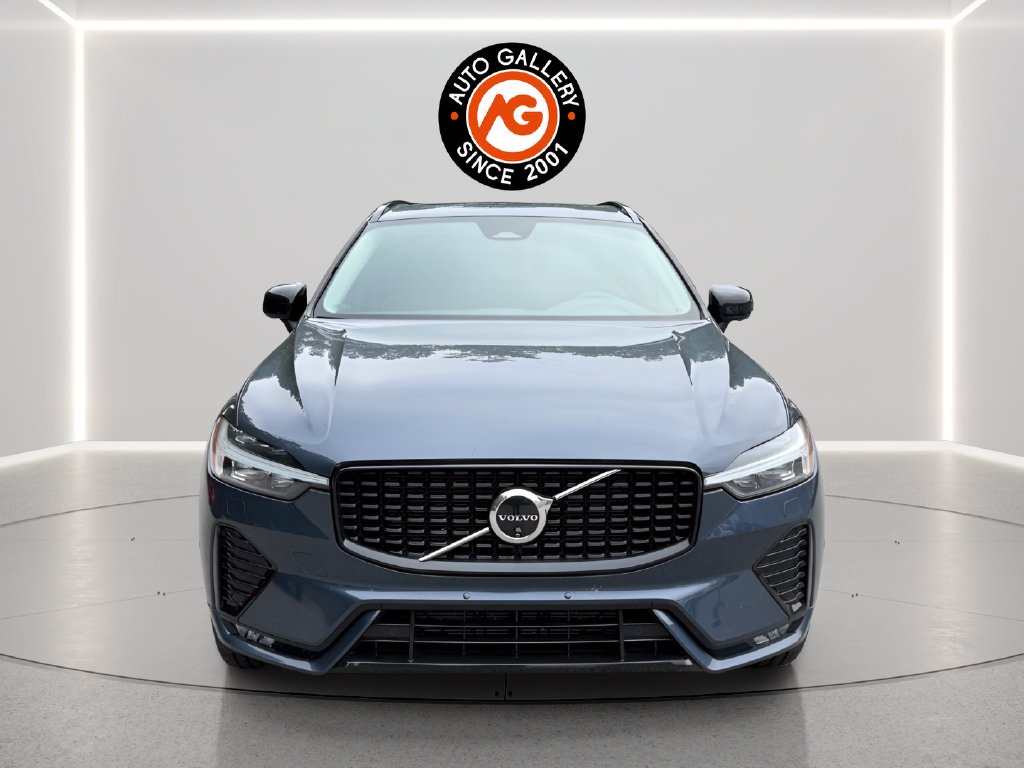 Used 2025 Volvo XC60 B5 Plus AWD/4WD image 2