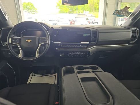 Used 2023 Chevrolet Silverado 1500 LT AWD/4WD image 11