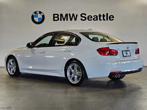 Used 2018 BMW 330i xDrive Sedan AWD/4WD image 4