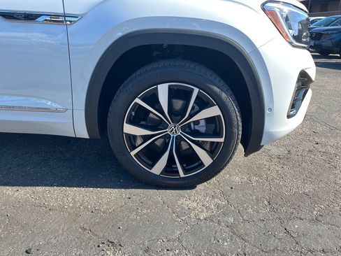 Used 2024 Volkswagen Atlas SEL Premium R-Line AWD/4WD image 49