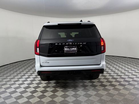 Used 2025 Ford Expedition Active image 7
