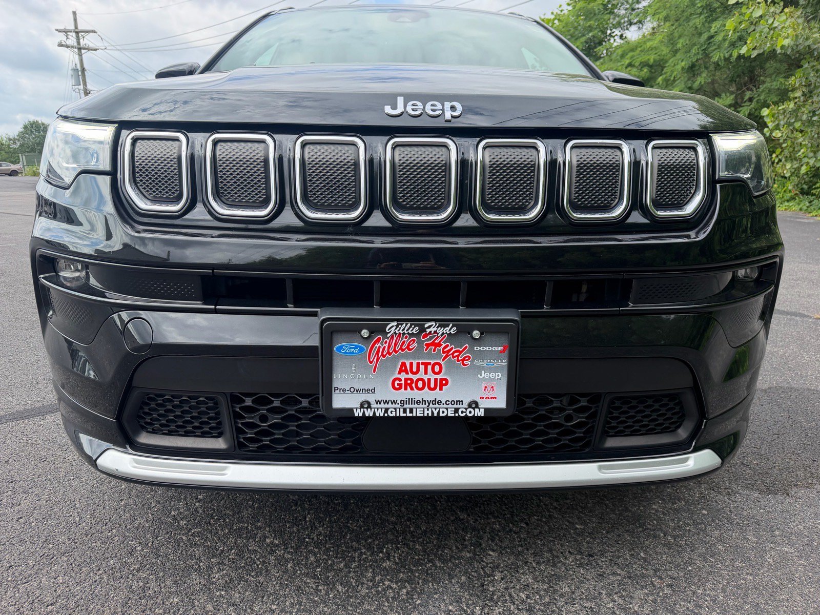 Used 2022 Jeep Compass Limited w/ Elite Group AWD/4WD image 4