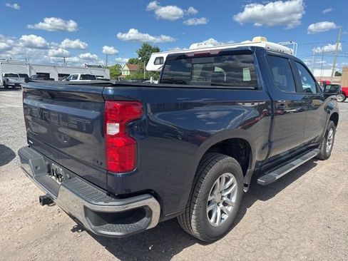 Used 2021 Chevrolet Silverado 1500 LT w/ Z71 Off-Road Package AWD/4WD image 6