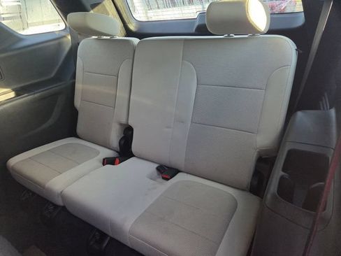Used 2022 Chevrolet Traverse LS FWD image 12