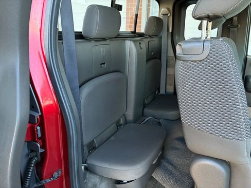 Used 2014 Nissan Frontier PRO-4X AWD/4WD image 14