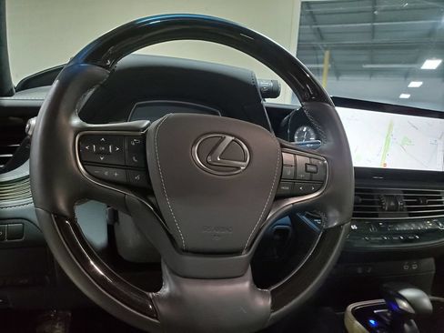 Used 2023 Lexus LS 500 w/ Interior Upgrade Package RWD image 29
