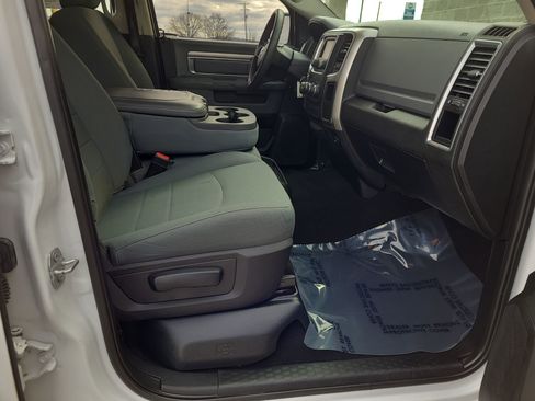 Used 2019 RAM 1500 Classic SLT image 28