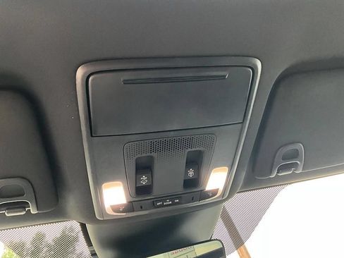 Used 2025 Honda Pilot Black Edition image 29