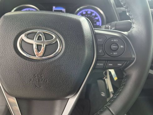 Used 2018 Toyota Camry SE FWD image 15