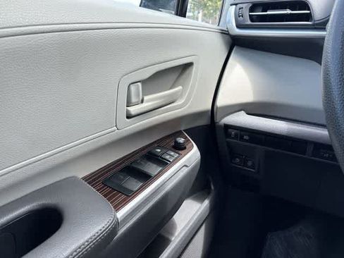 Used 2021 Toyota Sienna LE w/ LE Plus Package FWD image 41